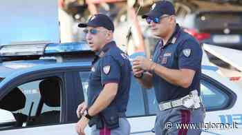Gallarate, tenta di uccidere la moglie soffocandola col cuscino: 34enne arrestato - IL GIORNO