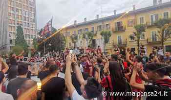 Scudetto Milan, caroselli e piazze in delirio a Varese, Busto e Gallarate - malpensa24.it