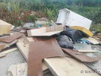 Ardea, una intera cucina buttata per strada. Ricomincia la stagione degli incivili - Il Caffè.tv