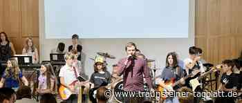 Die Bandklassen 5b und 6b sowie die Schulband begeistern das Publikum an der Realschule - Traunsteiner Tagblatt