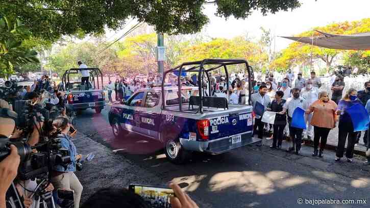 Cuernavaca renta 10 patrullas para Policía por casi 10 millones; les ponen placas de cartón - Bajo Palabra Noticias