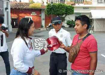 En Misantla, donan cascos protectores para motociclistas - Imagen de Veracruz