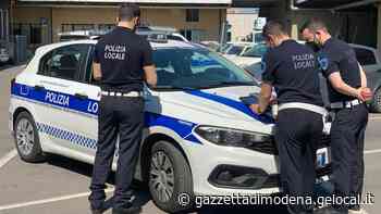 Carpi. Rinchiusi a pulire e a letto in garage: due fratelli soggiogati dagli zii - La Gazzetta di Modena