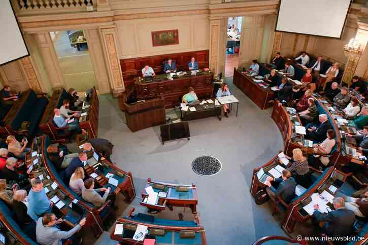 Gemeenteraad keurt hervorming Zorgbedrijf goed na verhit debat: “Een kwalitatieve zorg garanderen, daar gaat het hier om”