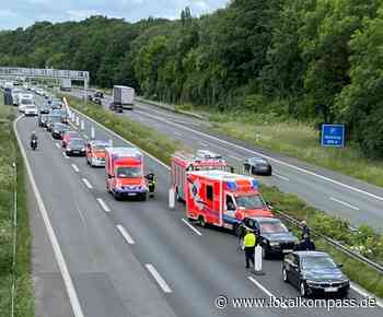 Verkehrsunfall auf der Bundesautobahn, mit 2 verletzten Personen - www.lokalkompass.de