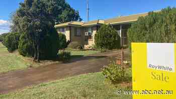 'Two-speed housing market' as Sydney, Melbourne fall while smaller cities and regions keep booming