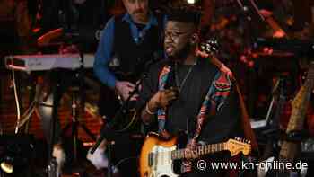 Kelvin Jones lässt „Sing meinen Song“-Stars nach „krassester Predigt“ sprachlos zurück