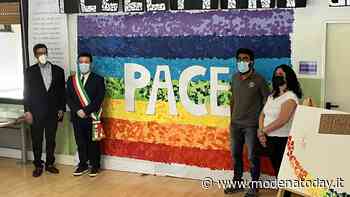 'Pezzettini di Pace', alle Rodari di Maranello creazione di un mosaico e consegna dei diplomi - ModenaToday