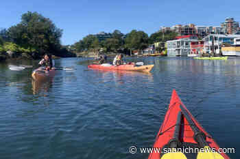 Greater Victoria teens explore outdoors, hone leadership skills with tourism program - Saanich News
