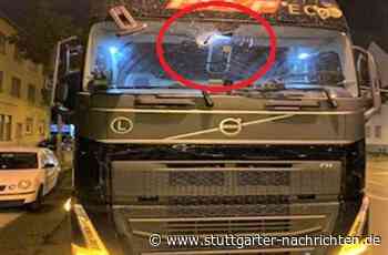 Vorfall in Mannheim: Hammer auf fahrenden Lastwagen geworfen - Stuttgarter Nachrichten