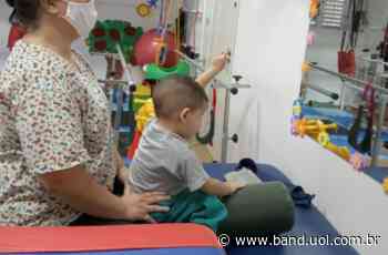 Após sumiço de medicamento, Santa Casa de Lorena repõe remédio de criança - Band Jornalismo