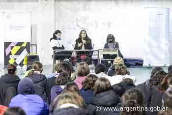Gómez Alcorta dialogó con estudiantes secundarios en la Ciudad de Buenos Aires - Argentina.gob.ar Presidencia de la Nación