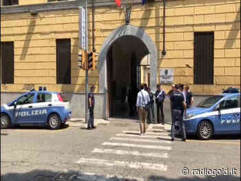 Portato a Vercelli il responsabile del lancio di pietre a Casale - Radio Gold