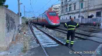 Si stacca cavo elettrico: stop al traffico ferroviario fra Trani e Bisceglie. Treni bloccati, ritardi e cancellazioni - Telebari