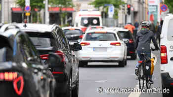 Defekter Bus auf der Innbrücke sorgt für Verkehrs-Chaos im Berufsverkehr