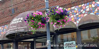 Our Opinion: Flowers offer welcome - Austin Daily Herald - Austin Herald