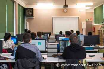 Más de 170 alumnos de Zamora reciben la beca para la adquisición de dispositivos digitales este curso - Zamora News
