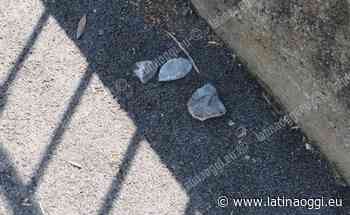 Lanci di pietre sulle auto in transito, paura a Minturno - latinaoggi.eu