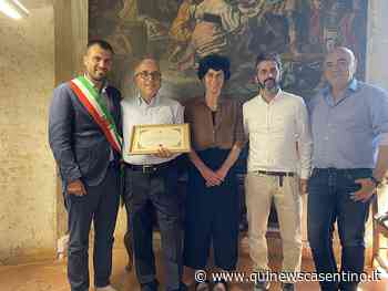 Targa allo storico medico dal nipote sindaco - Qui News Casentino