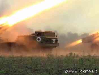Lanciarazzi Uragan in azione: il video dell'offensiva russa