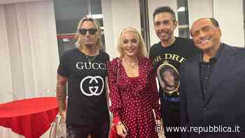 Berlusconi dopo la notte di festa per il Monza annulla il volo all'alba e diserta il vertice Ppe a Rotterdam - la Repubblica