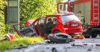 B14 bei Heilsbronn: Schwerer Frontal-Crash mit zwei Verletzten - Fahrer eingeklemmt - inFranken.de