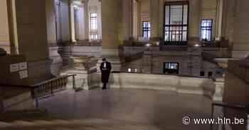 Politie treft inbreker aan in tuin: “Was gewoon aan het slapen” - Het Laatste Nieuws