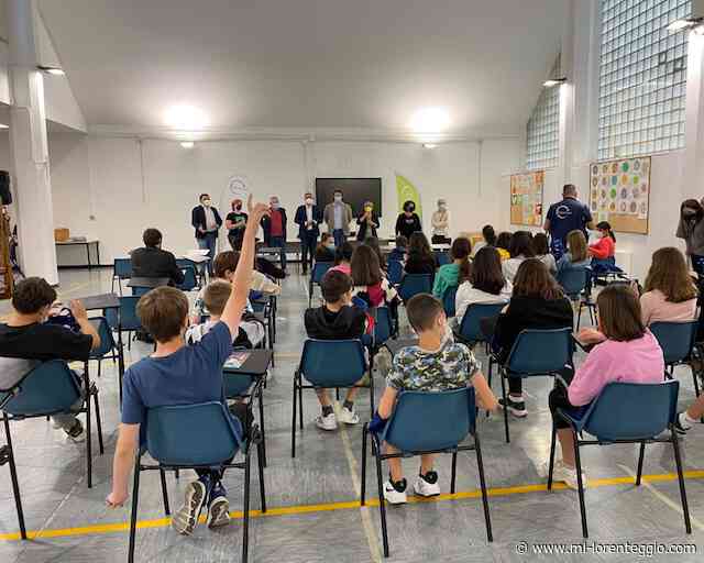 Vimercate. BrianzAcque lancia un nuovo ciclo di fumetti e un nuovo eroe per sensibilizzare i ragazzi sulla sostenibilità e sull'oro blu - MI-LORENTEGGIO.COM - LE ULTIME NOTIZIE DI CRONACA, POLITICA, ANNUNCI, SPORT, FOTO E VIDEO DI MILAN - Mi-Lorent