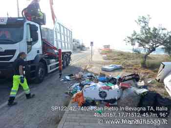 MANDURIA - Eseguita la rimozione dei rifiuti abbandonati nell'area della marina. Potenziati i controlli di videosorveglianza - ManduriaOggi