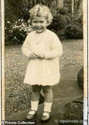 The Queen maintains the same position and grin she did as a toddler, as seen by photographs. - TDPel Media