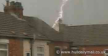 Video shows moment bolt of lightning strikes Hull house - Hull Live