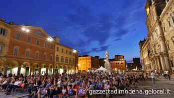Modena, in piazza XX Settembre torna “Note di Stelle” con comici e concerti - La Gazzetta di Modena