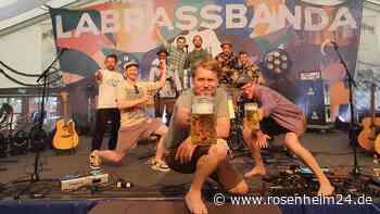 LaBrassBanda eskaliert auf dem Wasserburger Frühlingsfest