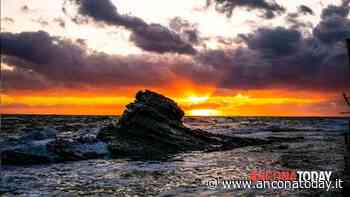 Di corsa all'alba dal Passetto al Duomo, Ancona più bella che mai - AnconaToday