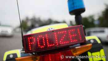 Auf A8 bei Achenmühle: Polizei stellt gestohlene Autos sicher und nimmt drei junge Franzosen fest