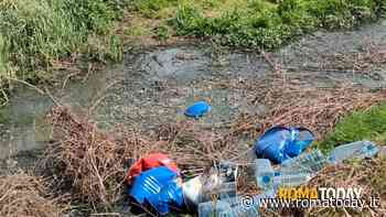 San Basilio, si rompe il collettore fognario. I cittadini: "Un lago di melma"