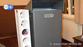 Luckenwalde: Mülleimer werden mit Pfandflaschenhalterungen bestückt - Märkische Allgemeine Zeitung