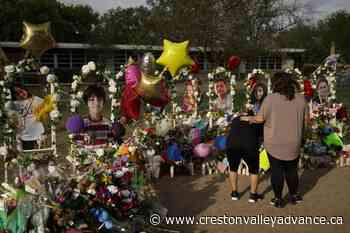 Texas police: School door shut but didn’t lock before attack - Creston Valley Advance