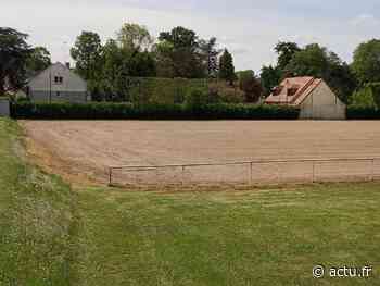 La pelouse du stade d’Auvers-sur-Oise refaite à neuf en septembre - Le Pays d'Auge