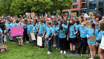 Minnesota students hold walkout, rally to protest gun violence