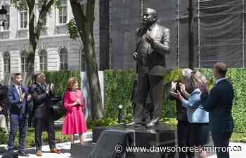 Bouchard pitches sovereignty as statue of former Quebec premier Parizeau unveiled - Dawson Creek Mirror