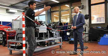 Landrat Elmar Stegmann eröffnet neue digitale Kfz-Werkstatt am Beruflichen Schulzentrum Lindau - WOCHENBLATT