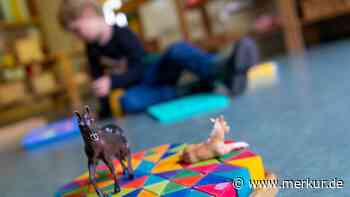 Kinder von Kriegsflüchtlingen aus der Ukraine: Vereine übernehmen Kinderbetreuung - Merkur.de