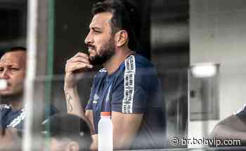 "Bases salariais já estão acertadas"; Dracena sai do 'muro' e confirma meio-campista perto do Santos - Bolavip Brasil
