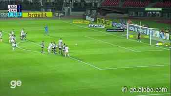 Edu Dracena, executivo do Santos, pede desculpas e nega ter ameaçado árbitros após clássico - Globo