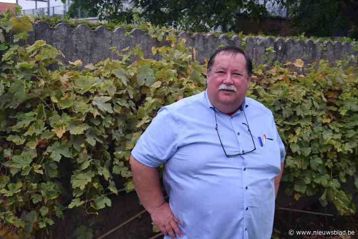 Tony (60) werd onwel achter het stuur en zat vier uur vast in gracht: “Als het had gevroren dan was ik er niet meer”