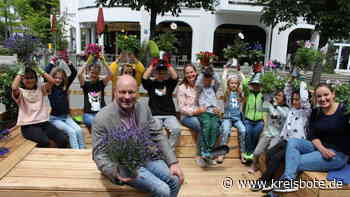 Nach Vorbild der Schanigärten gibt es in Planegg jetzt das „Parklet“ - kreisbote.de