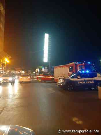 Formia / Paura in Via Vitruvio per l'oscillazione dell'insegna di Orlandi a causa del vento [VIDEO] | temporeale quotidiano - Temporeale Quotidiano