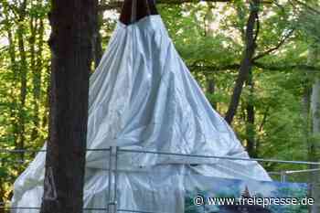 Verhülltes Überbleibsel vom Hippodrom in Limbach-Oberfrohna - freiepresse.de