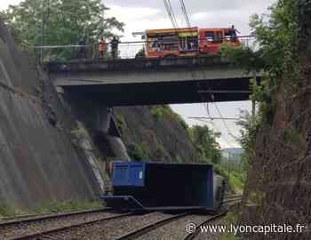 Un camion chute sur les rails du train, arrêt du trafic entre Lyon et Saint-Étienne - Lyon Capitale